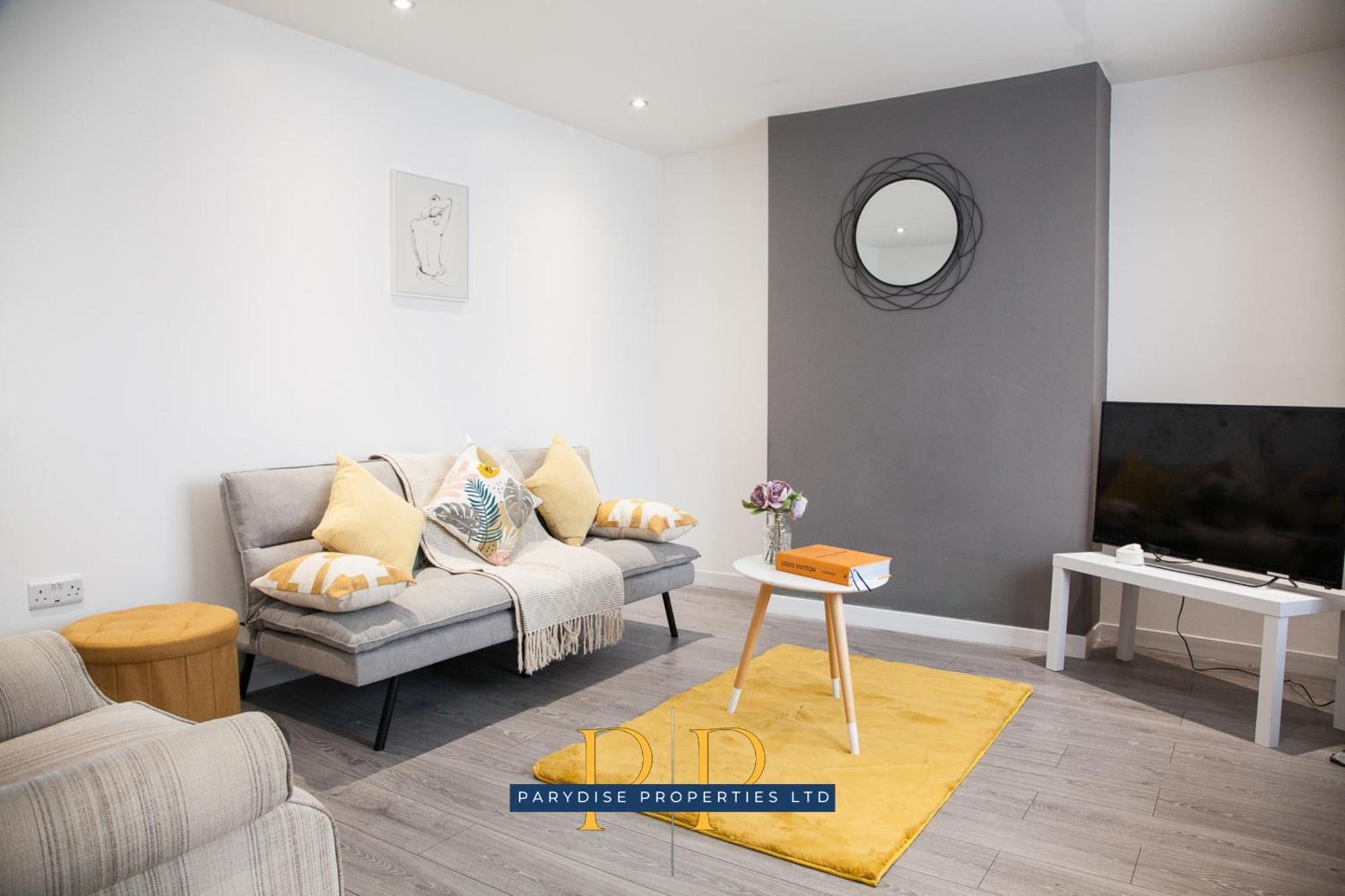 The Knutton House - Spacious Comfort By Parydise Properties - Leisure & Business Stays - Sleeps 7 Newcastle-under-Lyme Exterior foto